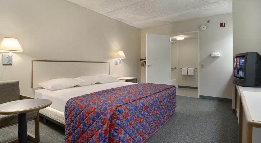 Red Roof Inn Plus+ Houston - Energy Corridor Habitación foto